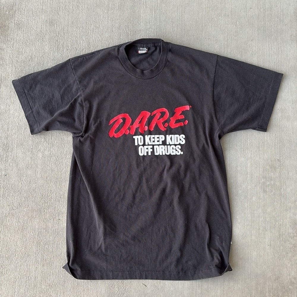 Vintage D.A.R.E. To Keep Kids Off Drugs Graphic T-Shirt Screen Stars Best Large
